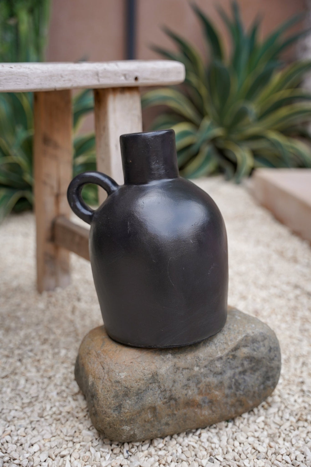 O Vaso de Terracota Clássico - Preto