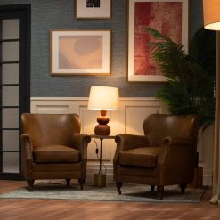 Poltrona de acácia e pele 65 x 72 x 80