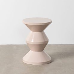 Mesa de apoio decorativa em metal branco. 33 x 33 x 47 cm