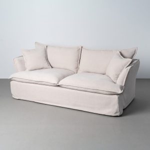 Sofá de 3 lugares em tecido creme