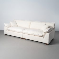 Sofá de 4 lugares em tecido creme